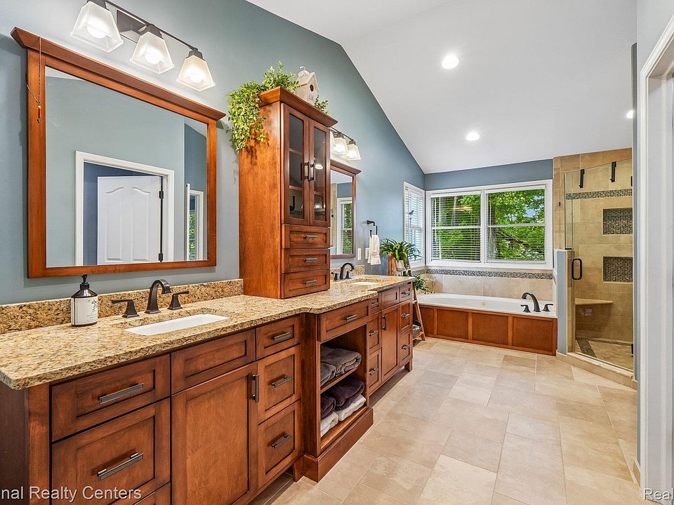 7480 Wyngate Dr, photo 27