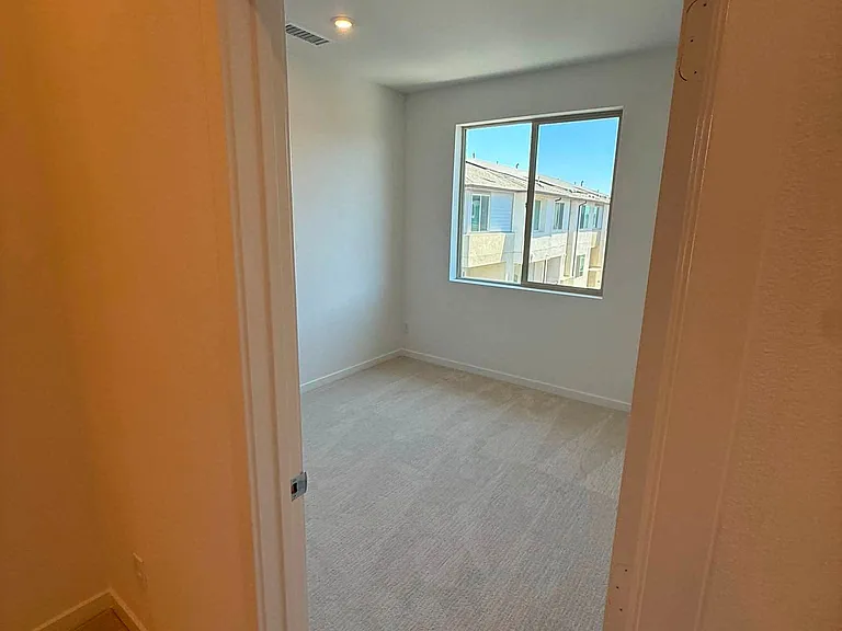 1576 Lima Way — Photo 6