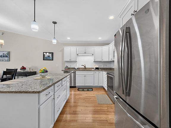 5th image of 375 Pride Street #23