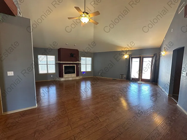124 Gail Jackson Ct — Photo 3