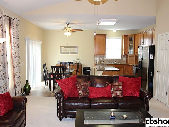 4th image of 2207 Diane St