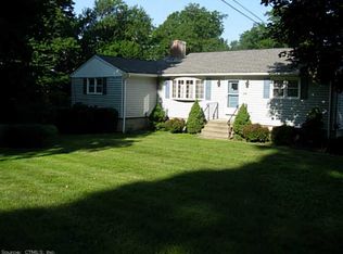 290 Village St, Northford, CT 06472