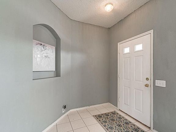 3rd image of 6706 Ambercrest Dr
