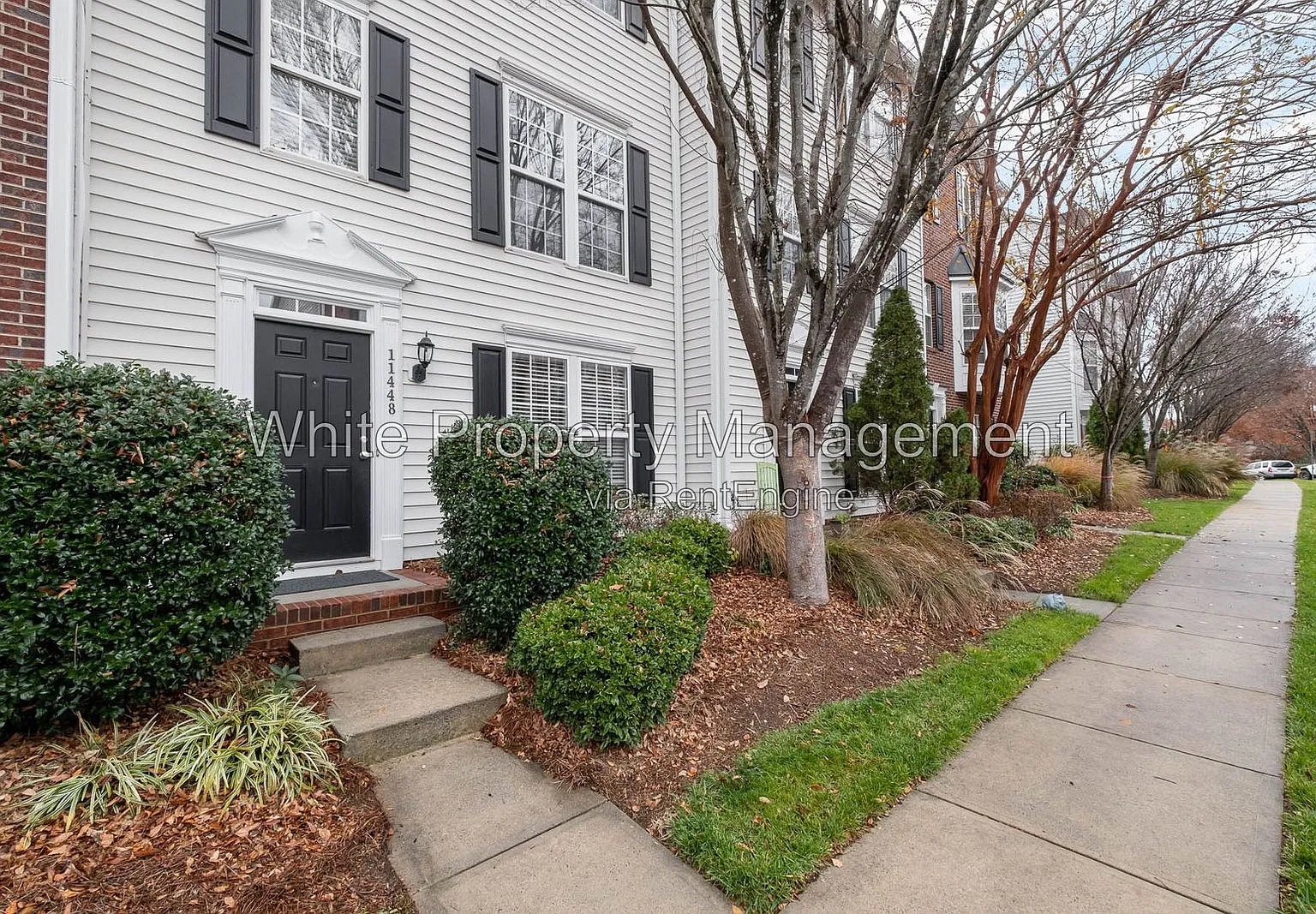 2 bed, 2.5 bath, 1942 sqft, $2,145 — Photo 2