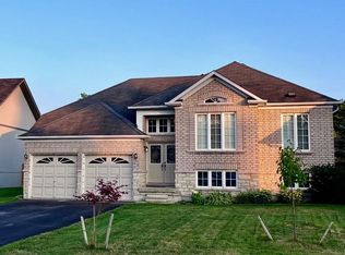 55 Regina Blvd, Wasaga Beach, ON L9Z 1M8