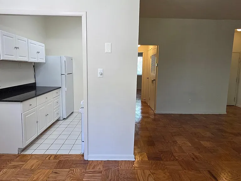 10424 Rockville Pike #402 — Photo 13