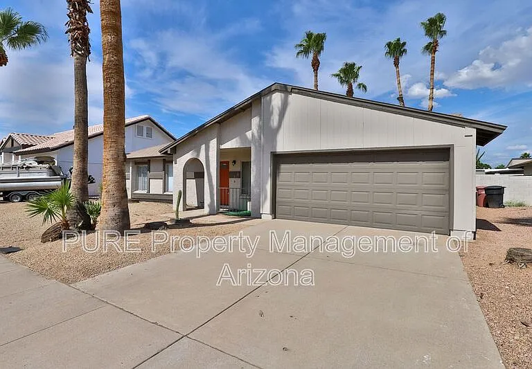 8838 E Cortez St — Photo 2