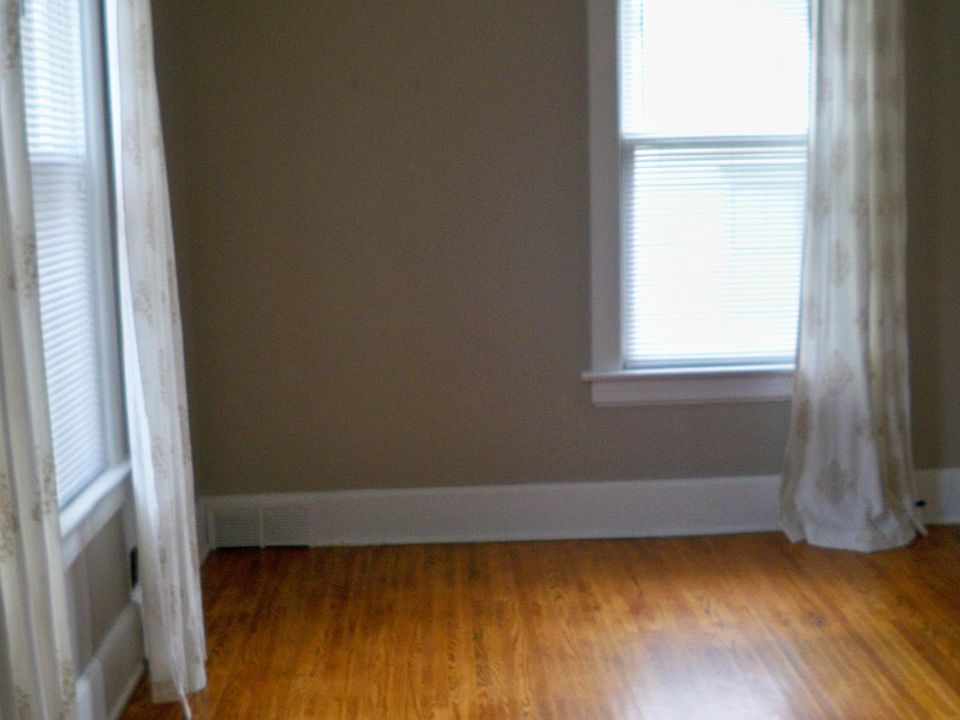 Front room/Living Room - north and east windows.