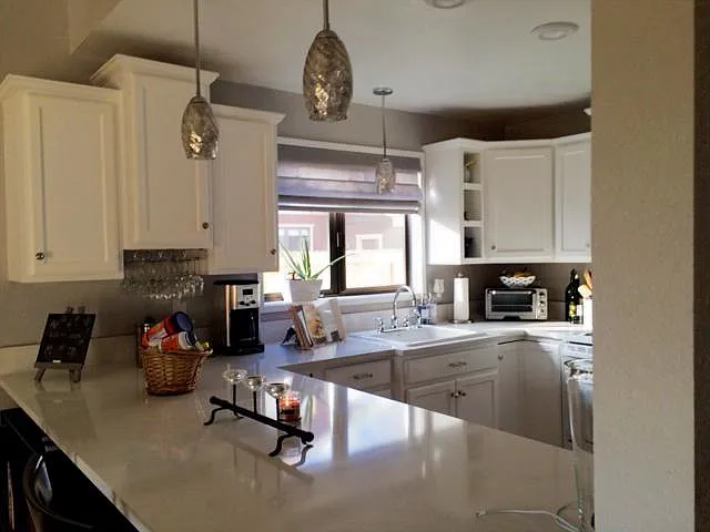 3 bed, 1200 sqft, $2,200 — Photo 2