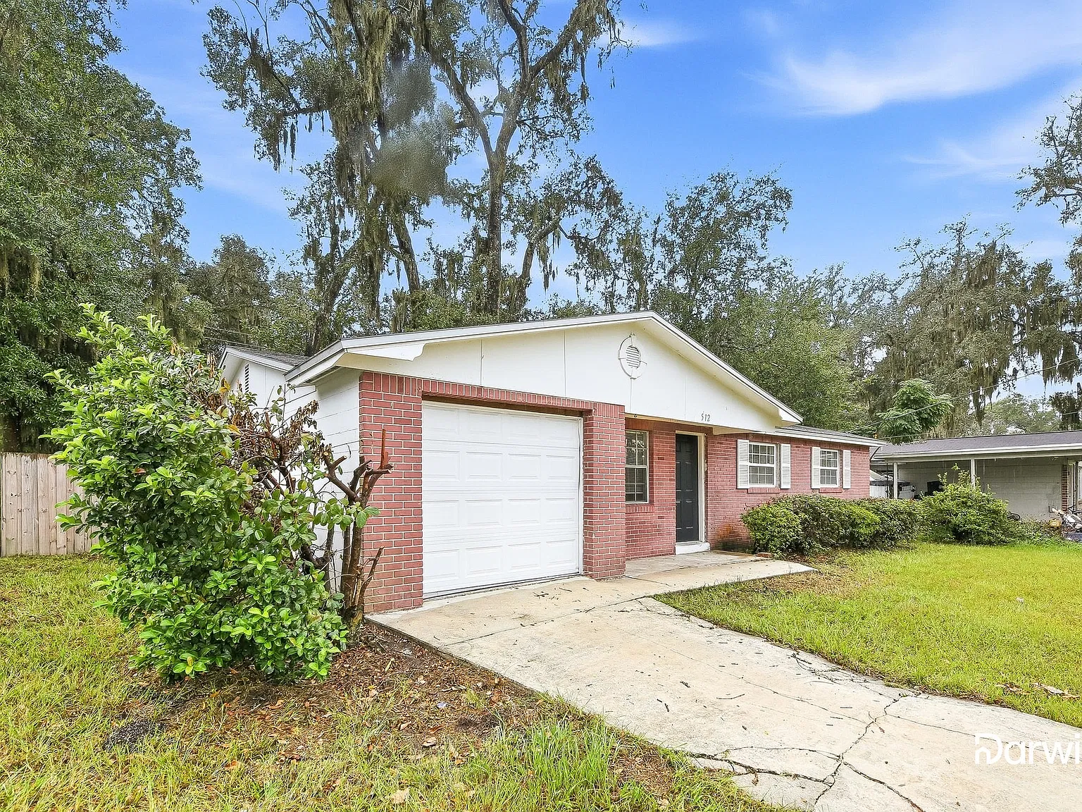 3 bed, 1.5 bath, 954 sqft, $1,640 — Photo 2