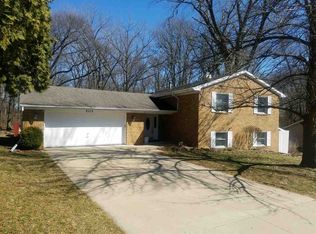 2112 Wildwood Dr, Pekin, IL