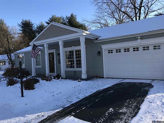 2nd image of 10 Rosewood Dr