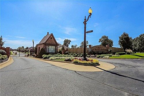 4th image of 4000 Ratcliffe Dr