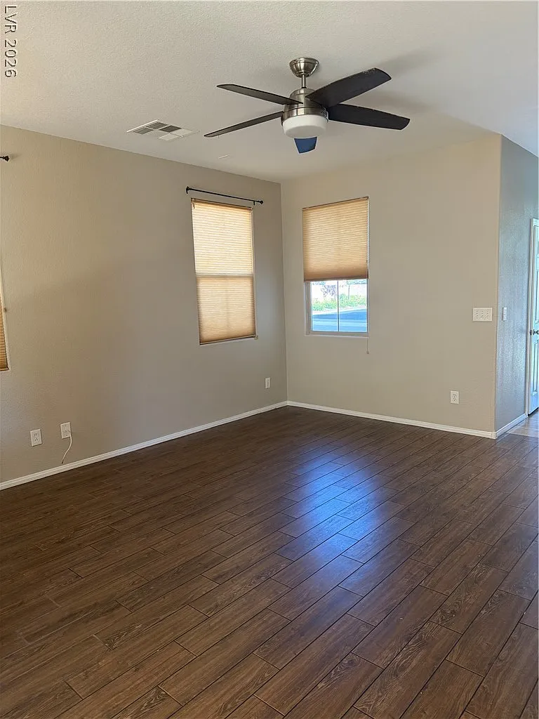 3 bed, 2.5 bath, 1721 sqft, $2,200 — Photo 4