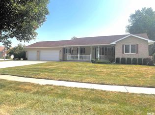 3000 Springwood Dr, Springfield, IL 62712