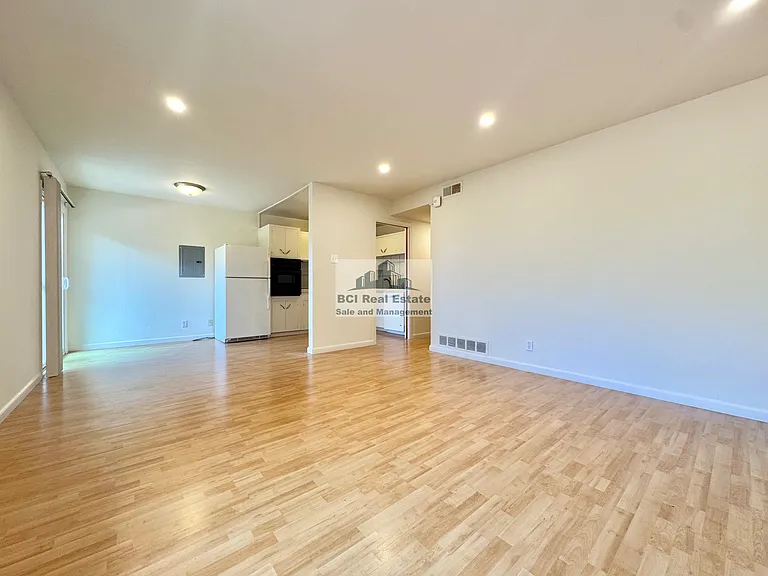 1649 12th Ave #6 — Photo 3