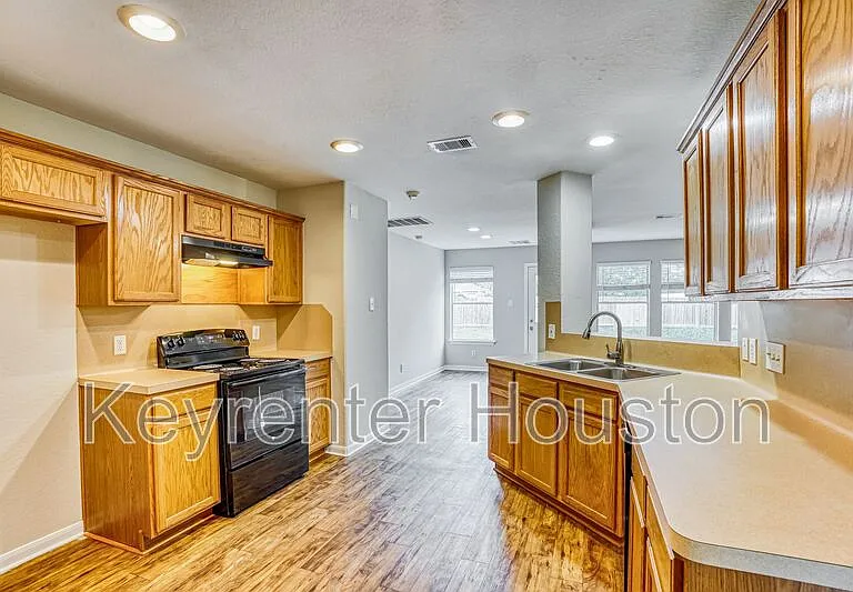 9410 Stoneridge Canyon Ln — Photo 3