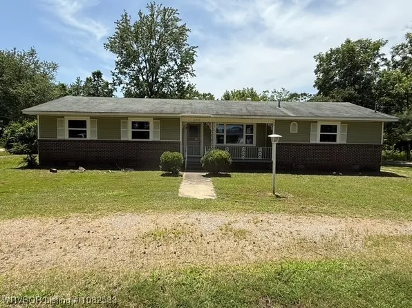 207 W 10th St, Mulberry, AR 72947