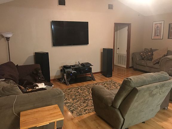 3rd image of 138 Lee St