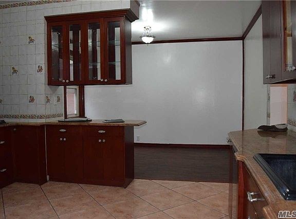 4th image of 10421 53rd Ave APT 1R