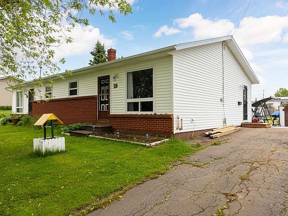 3rd image of 28 Bonnie Blink Dr #26