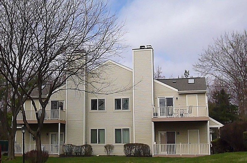 1st image of 211 Burgoyne Dr