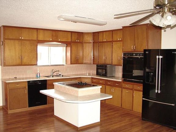 5th image of 1522 N Roosevelt Ave