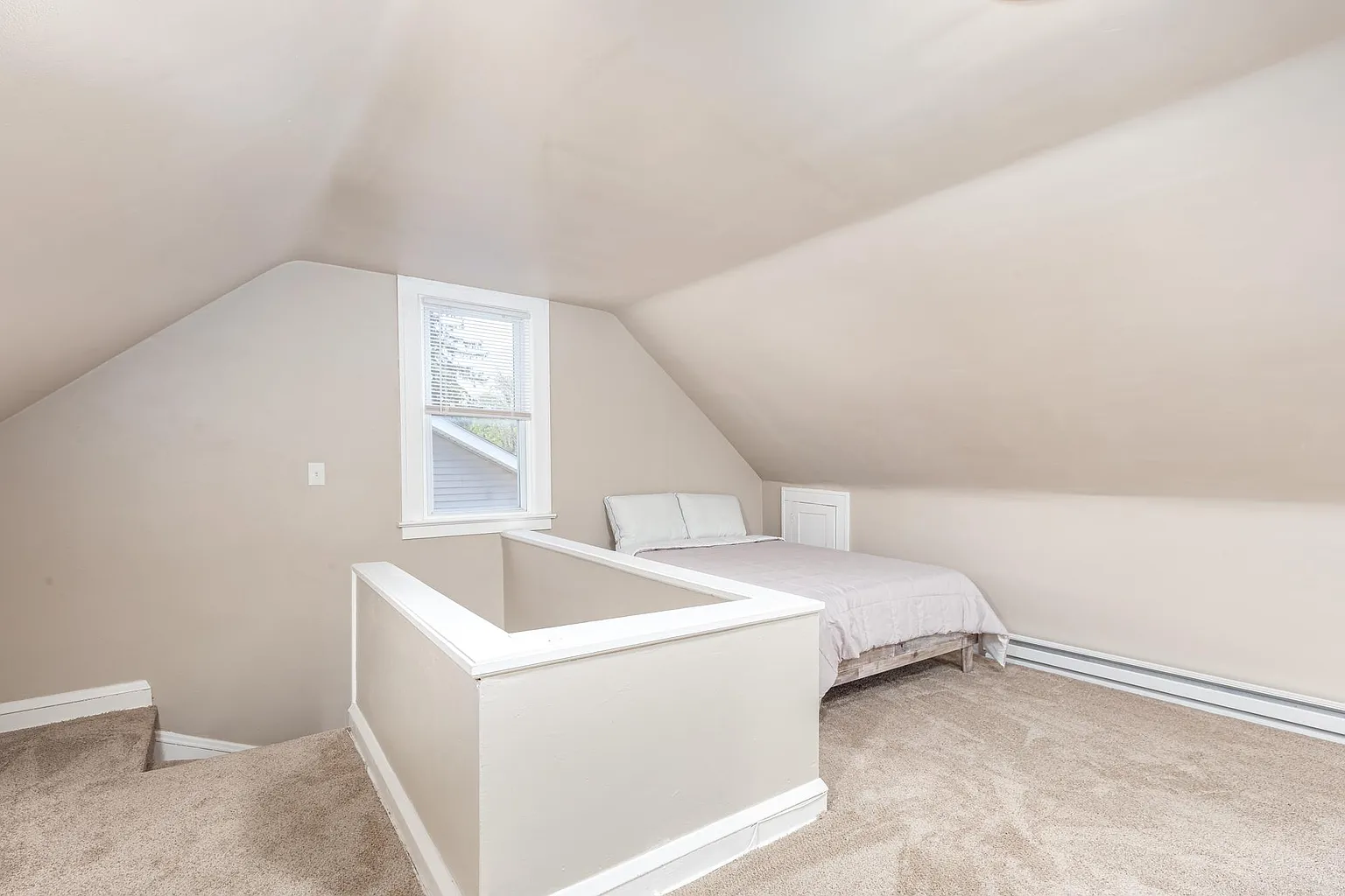 1603 Ivydale Rd photo 1