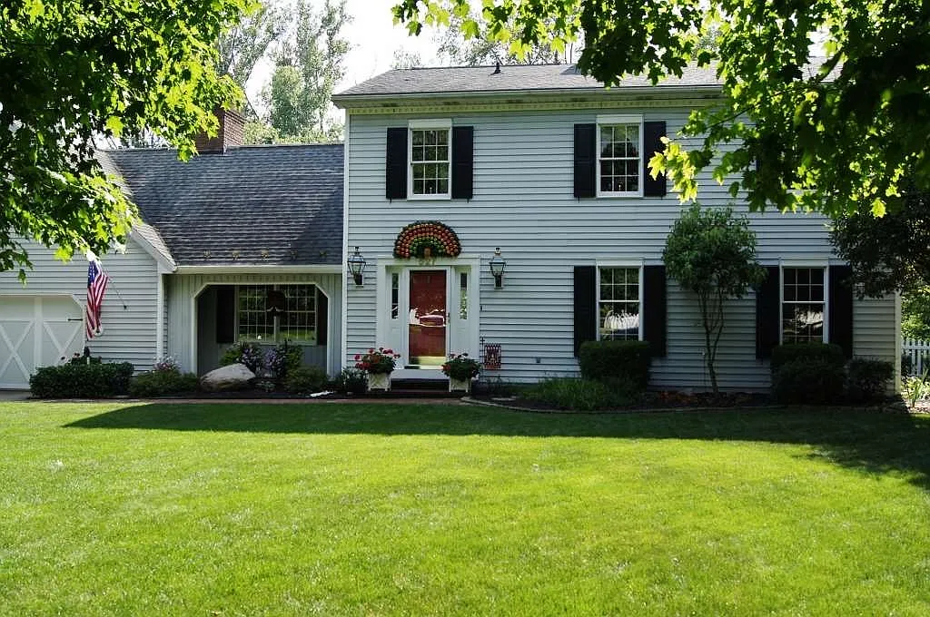 527 Crestlane Dr photo 1