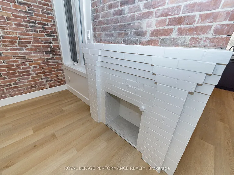 19 Monk St #1 — Photo 9
