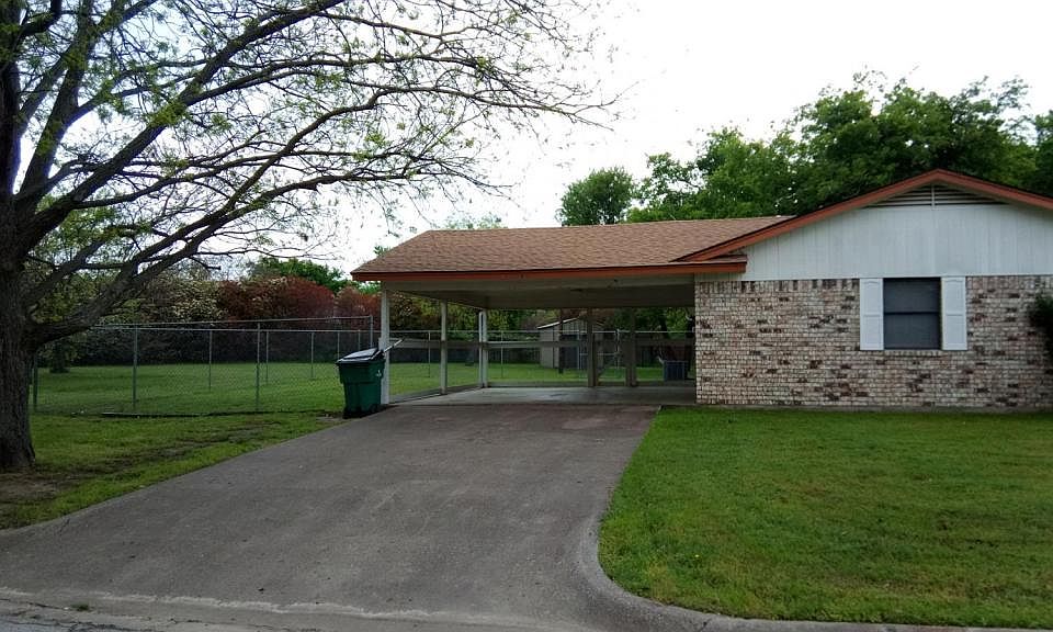 1st image of 320 Jean Dr