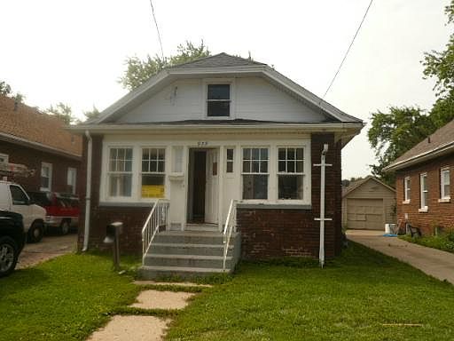 1st image of 939 S 2nd Ave