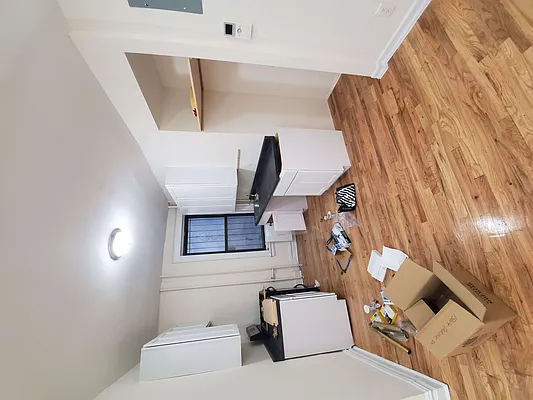 Rented by Delmark Realty LLC | media 4