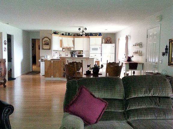 Living Room Into Kitchen