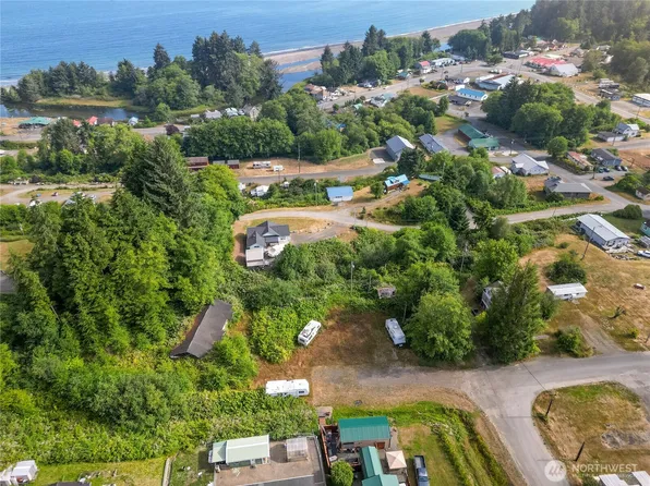 150 8th Street #152, Clallam Bay, WA 98326