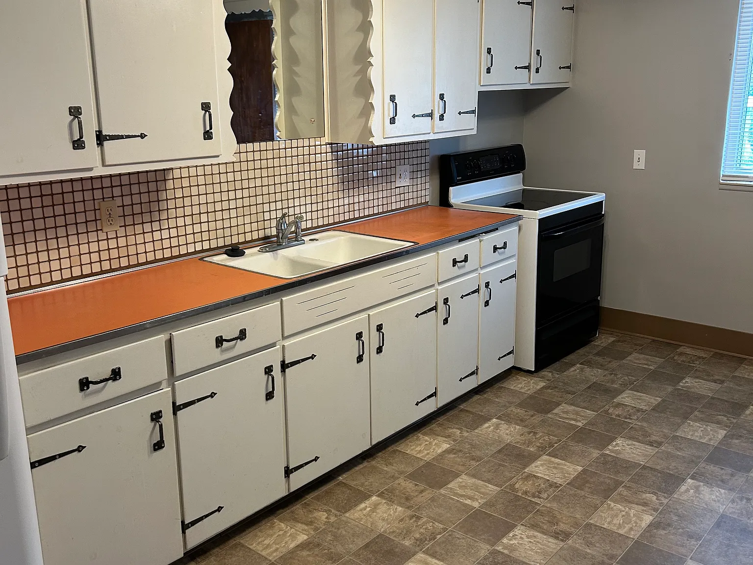 2 bed, 900 sqft, $975 — Photo 4