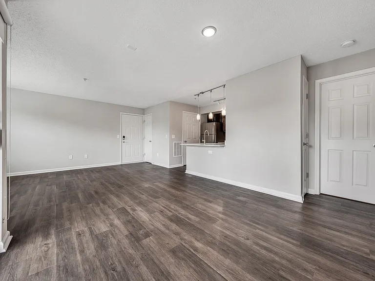 Sunscape Apartments — Photo 11