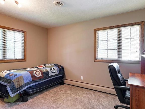4th image of 4664 Flag Ave N