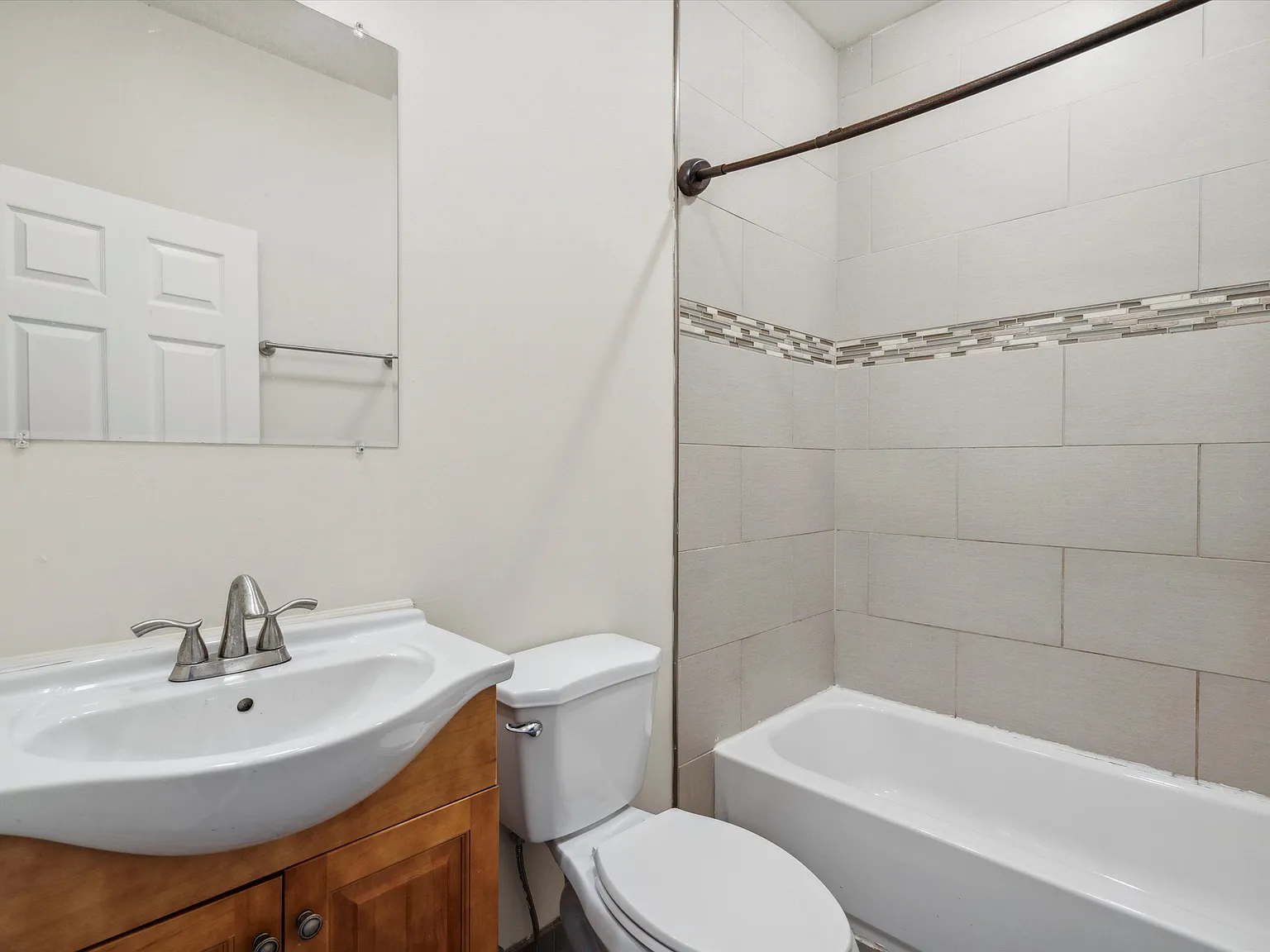 2107 N 17TH ST Unit B — Photo 3