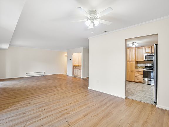 5th image of 15101 Glade Dr APT 3G