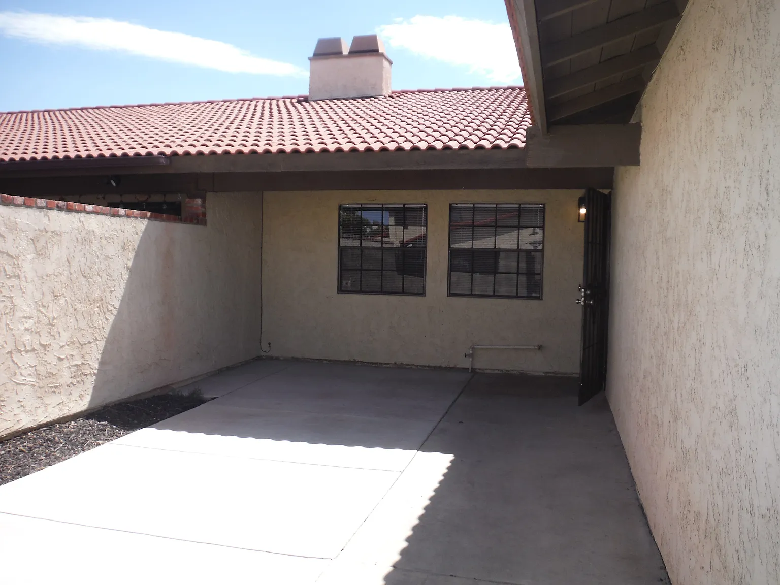 3 bed, 1310 sqft, $2,300 — Photo 2