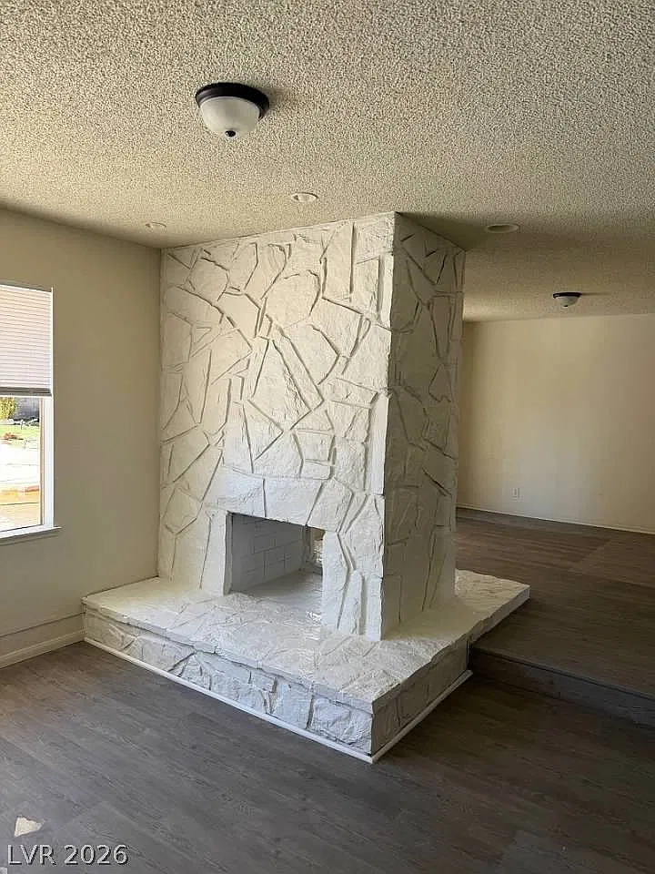 3 bed, 2.0 bath, 1620 sqft, $1,759 — Photo 4
