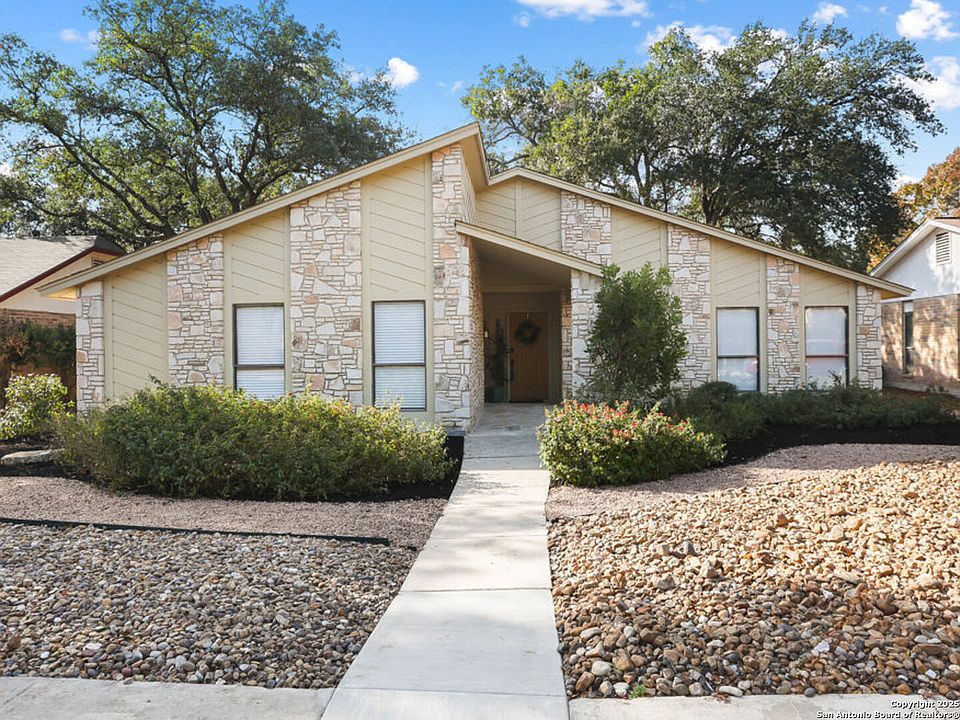 1st image of 13731 Castle Grove Dr.