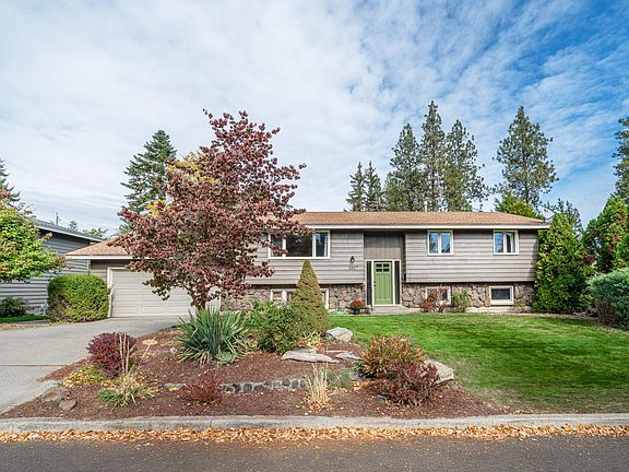 2nd image of 2427 E 40th Ave