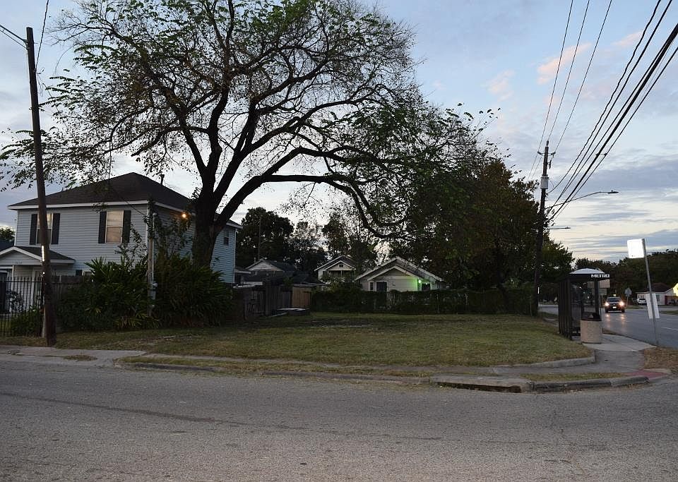 1st image of 1101 Lockwood Dr