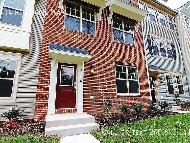 1114 Red Hawk Way — Photo 2