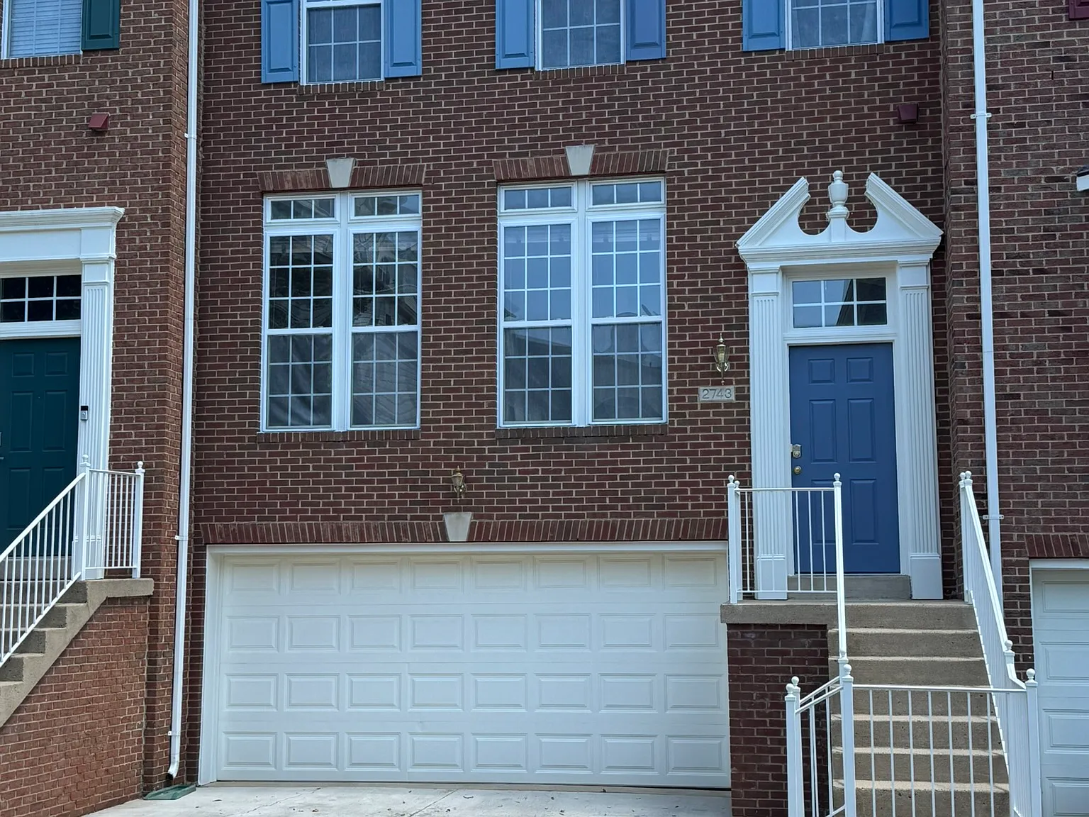 2743 Manhattan Place — Photo 3