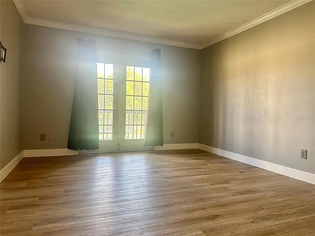 Building Photo - 435 Wymore Rd #207