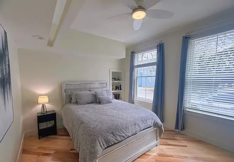 225 Pine St — Photo 17