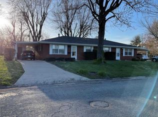 140 High Forest Dr, Belleville, IL